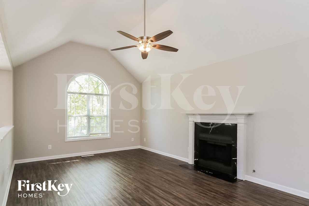 1005 Wolf Springs Cv - Photo 6 of 15