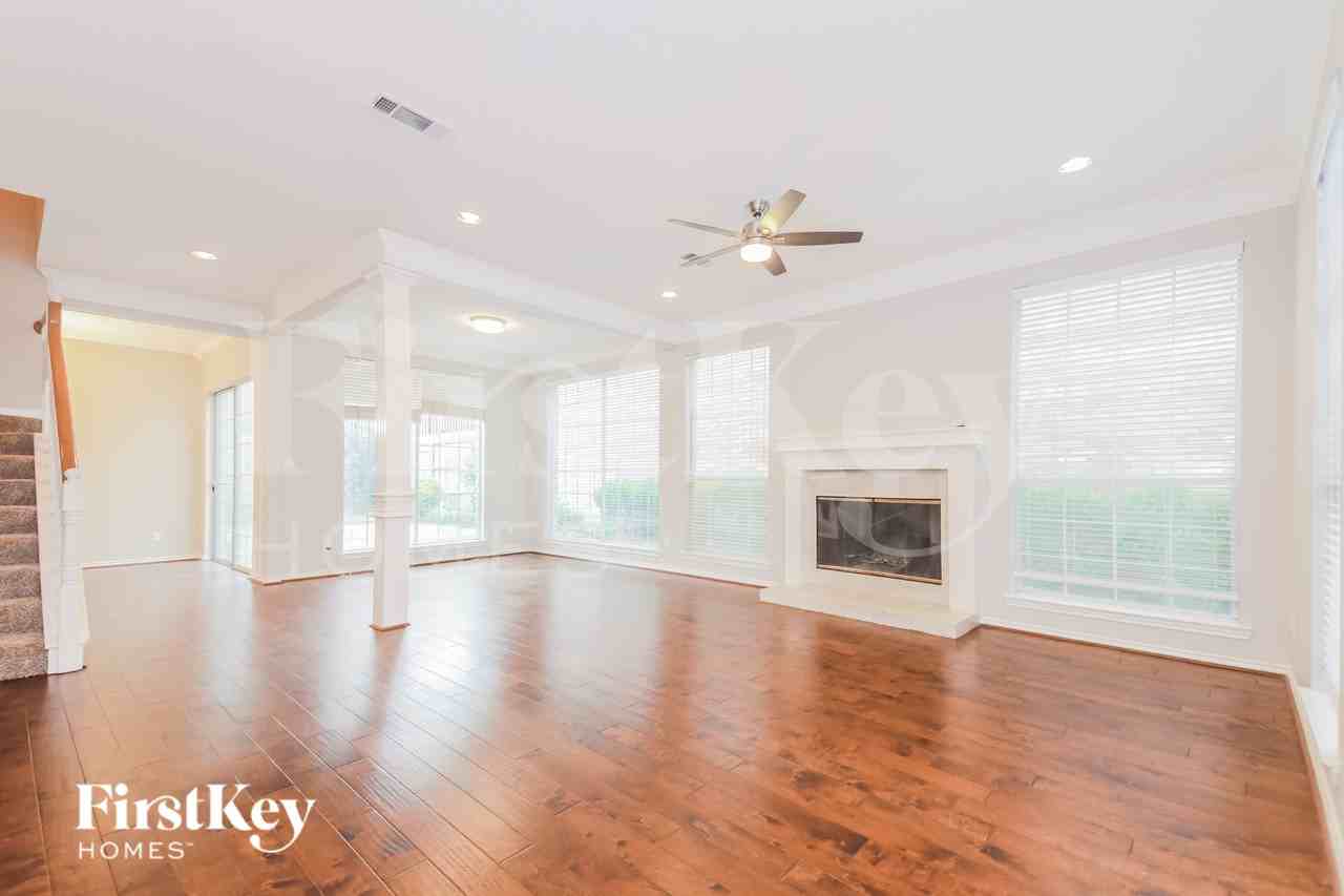 3152 Bourbon Street Cir - Photo 4 of 15