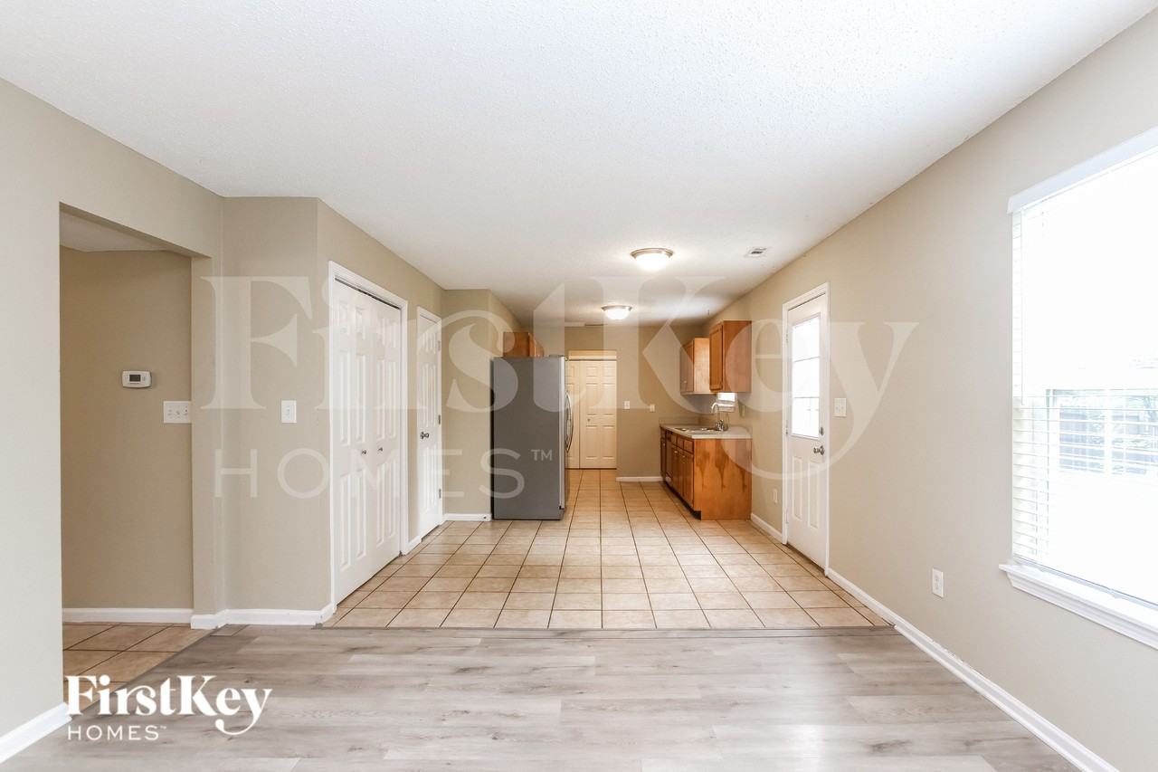 9775 Thomas Ln - Photo 4 of 16