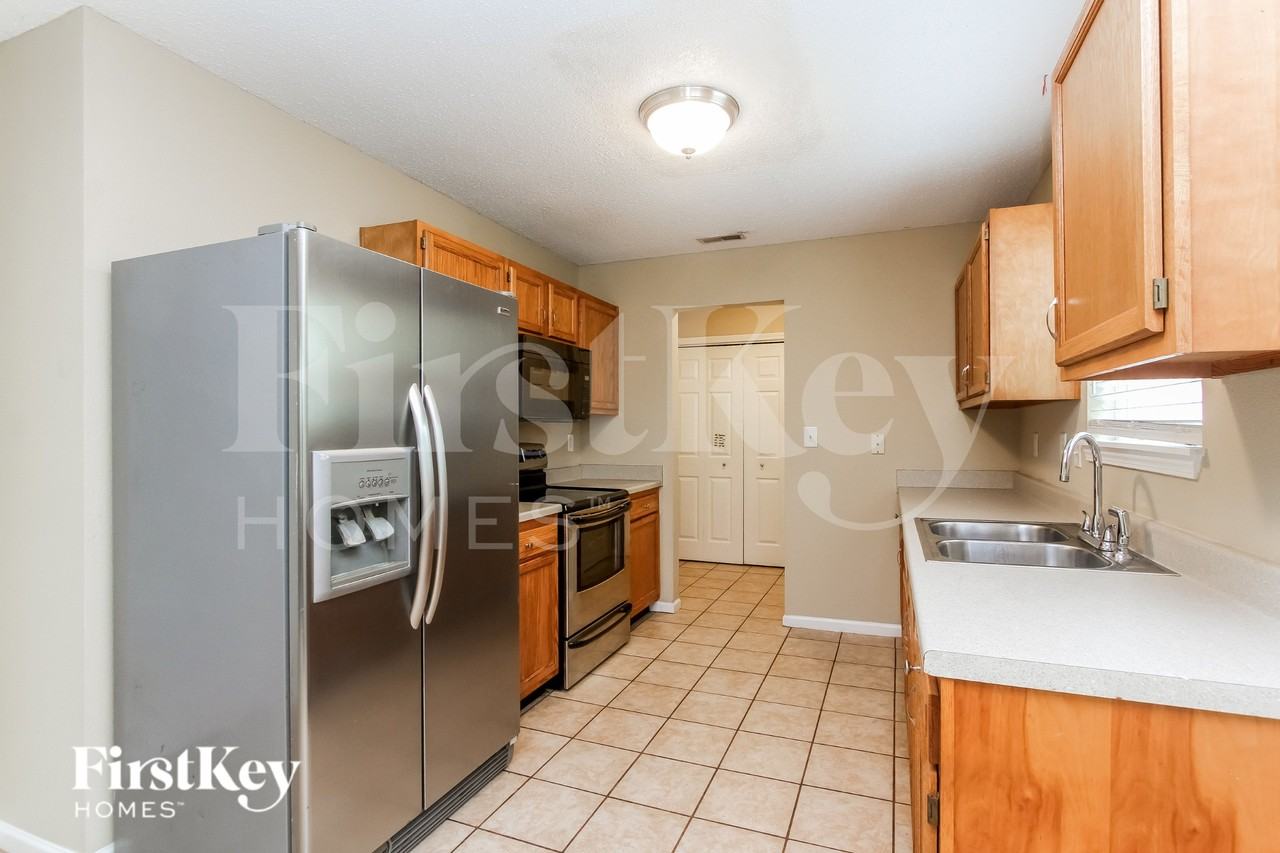 9775 Thomas Ln - Photo 5 of 16