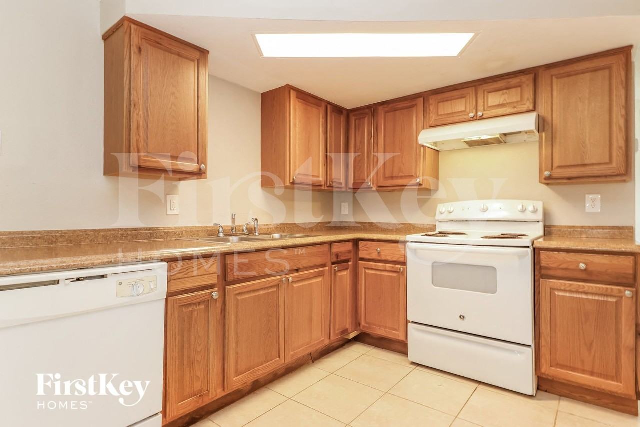 9231 Glen Moor Ln - Photo 6 of 15