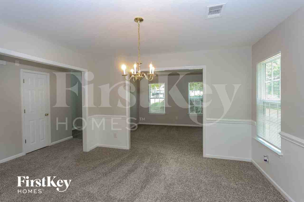 8605 Royal Bluff Dr - Photo 6 of 15