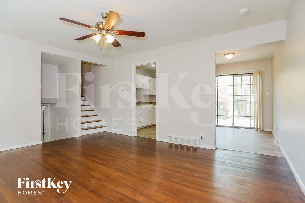 8305 E 110th St - Photo 6 of 15