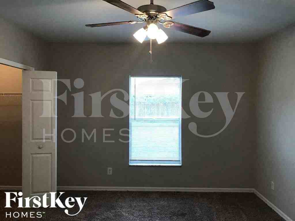 8235 Mossborger Ave - Photo 6 of 20