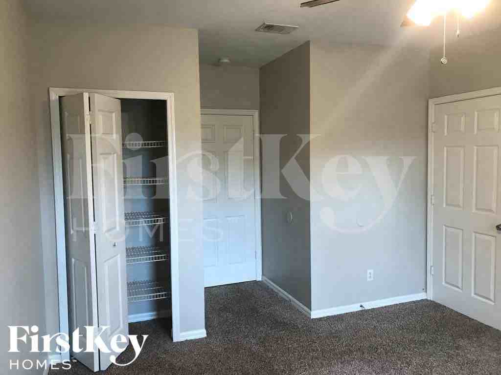 8235 Mossborger Ave - Photo 7 of 20