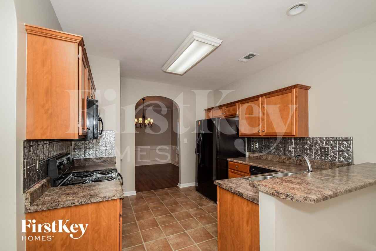8034 Mary Alice Way - Photo 5 of 15