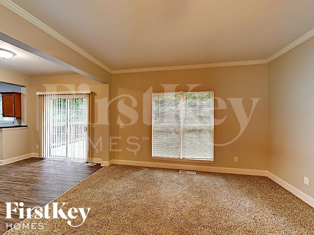 7805 Wilkinson Dr - Photo 3 of 16