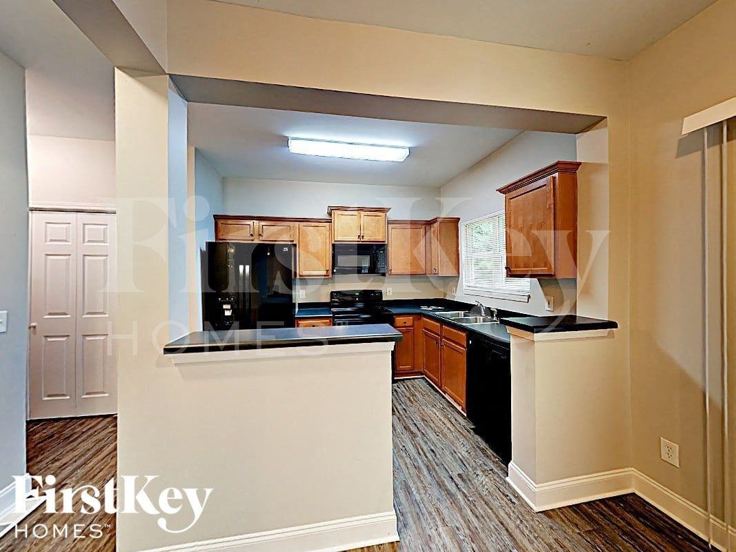 7805 Wilkinson Dr - Photo 5 of 16