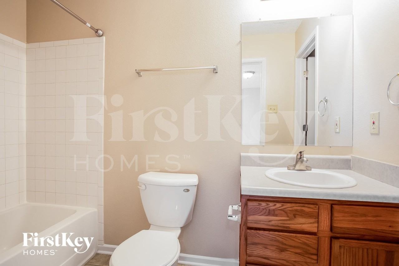 744 Adagio Dr - Photo 7 of 15