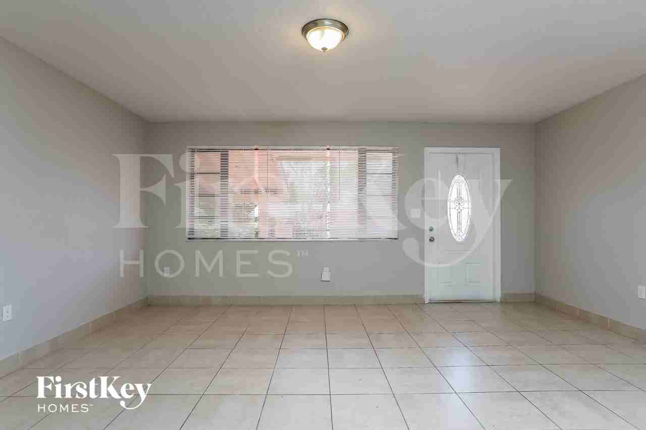 731 Nw 175th Dr - Photo 5 of 16