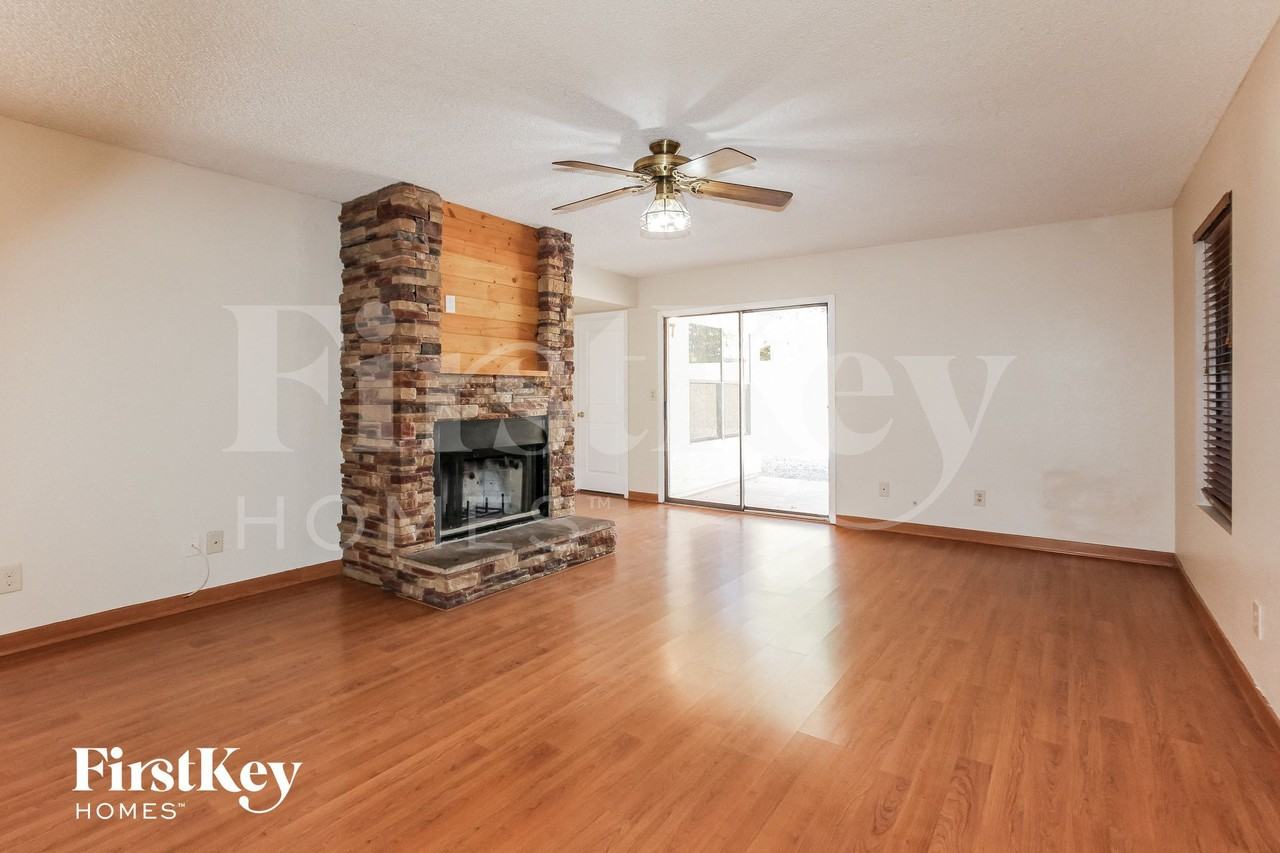 6410 W Townley Ave - Photo 2 of 14