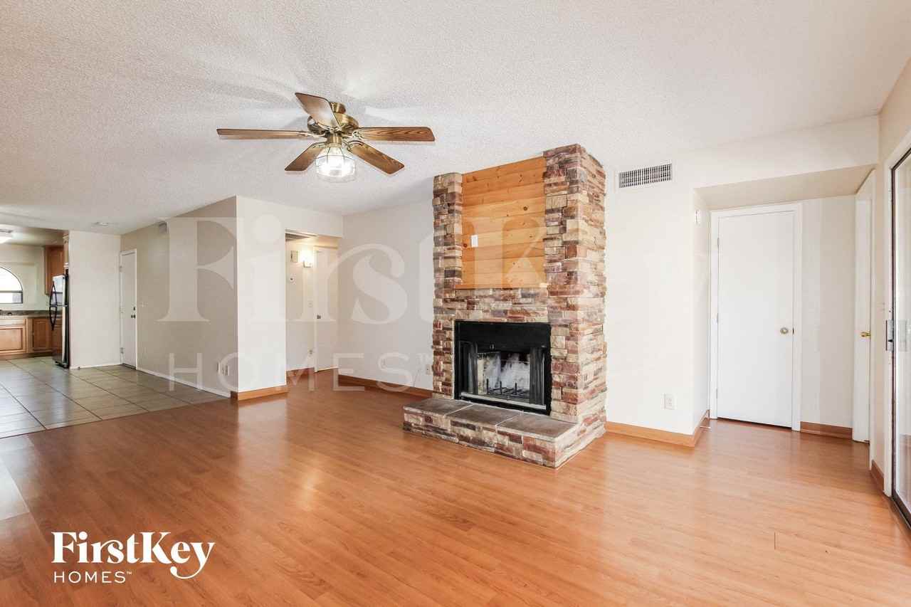 6410 W Townley Ave - Photo 3 of 14