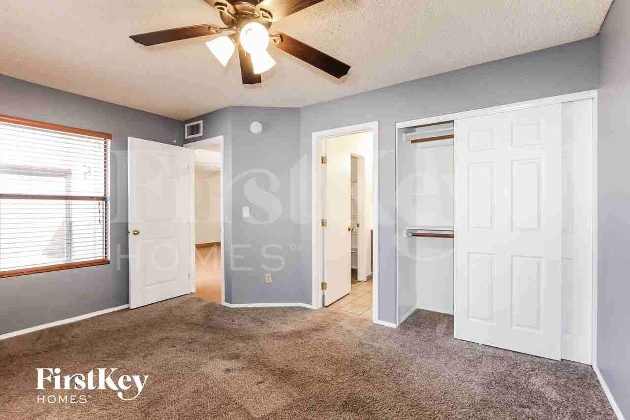 6410 W Townley Ave - Photo 7 of 14