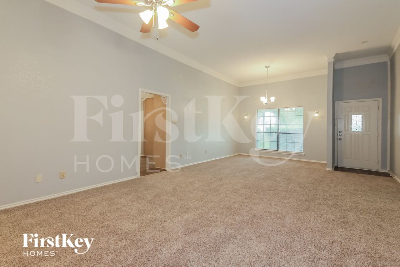 5302 Deep Canyon Dr - Photo 4 of 16