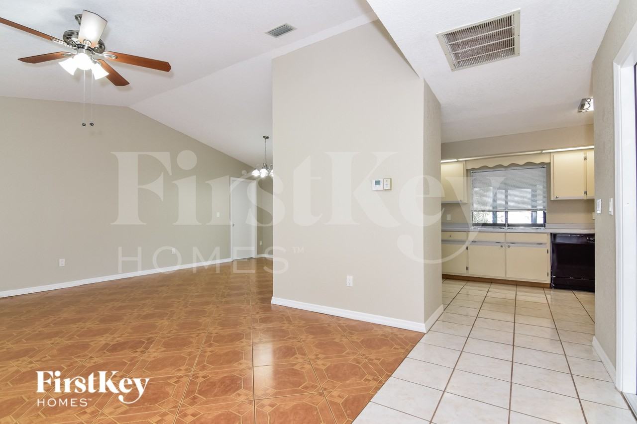 522 Beal St Nw - Photo 5 of 17