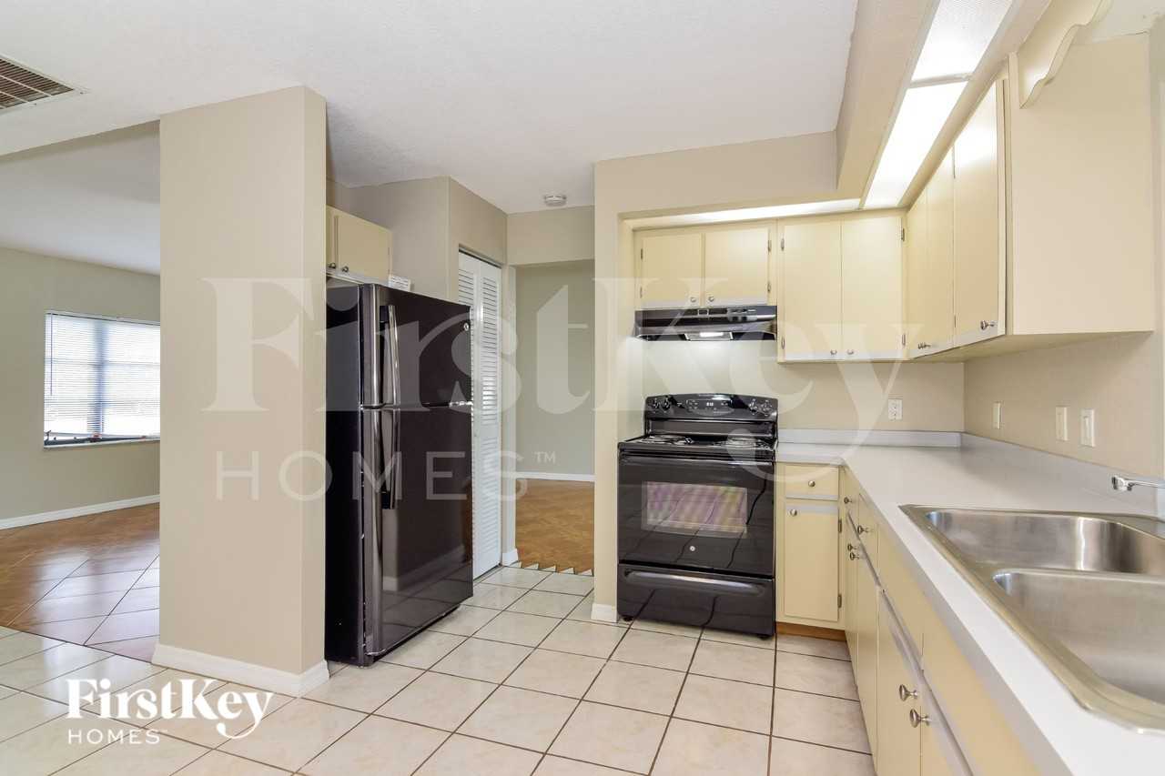 522 Beal St Nw - Photo 6 of 17