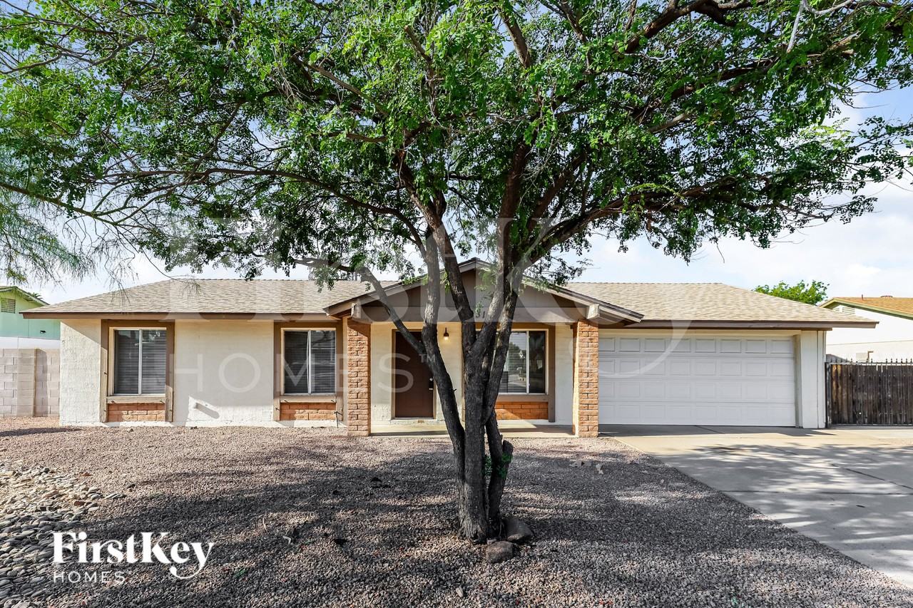 5031 W Windrose Dr