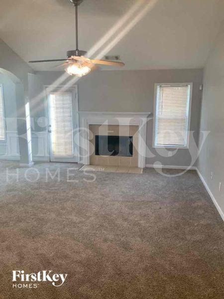 50 Oakbrook Ln - Photo 2 of 11