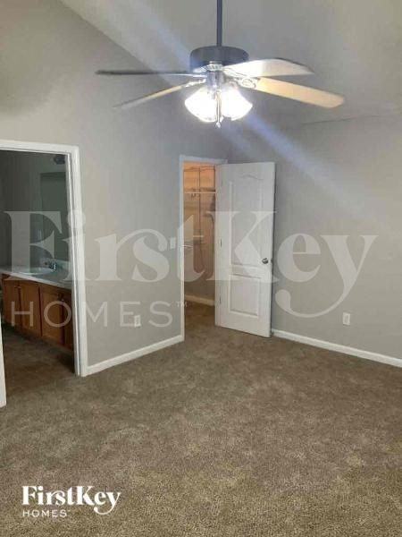 50 Oakbrook Ln - Photo 7 of 11