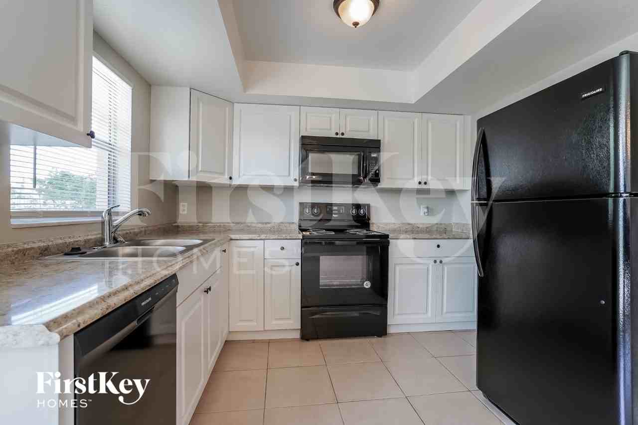 4311 5th St W - Photo 6 of 16