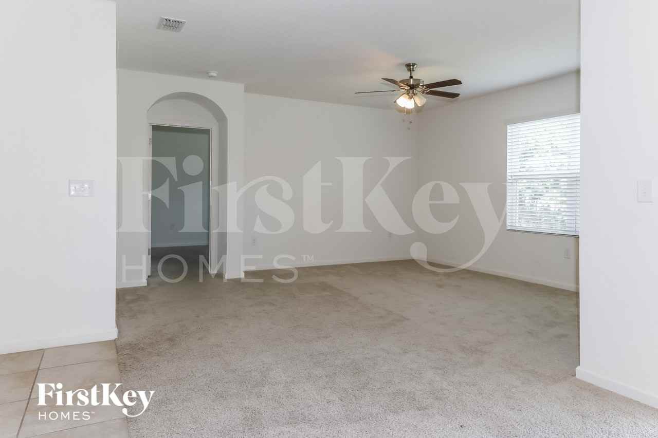 4173 Sw Endicott St - Photo 4 of 16