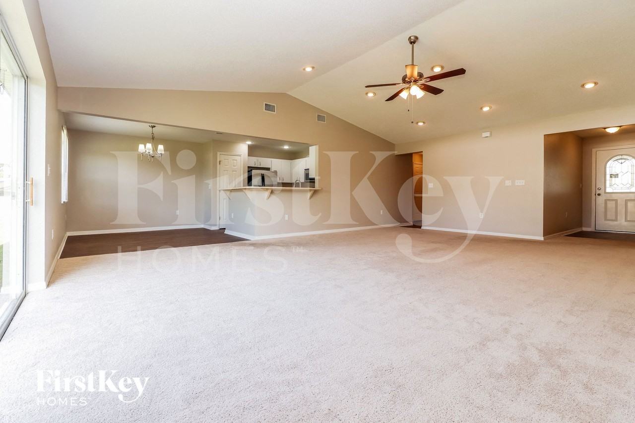3487 Imperial Manor Way - Photo 3 of 15