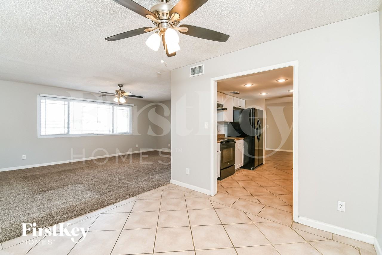 3238 S Evergreen Rd - Photo 4 of 16
