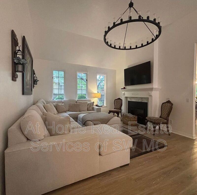 607 E Falls Cir - Photo 6 of 16