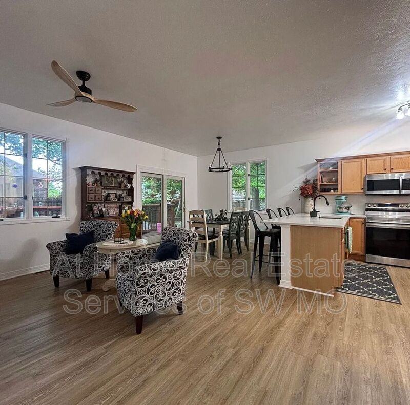 607 E Falls Cir - Photo 7 of 16