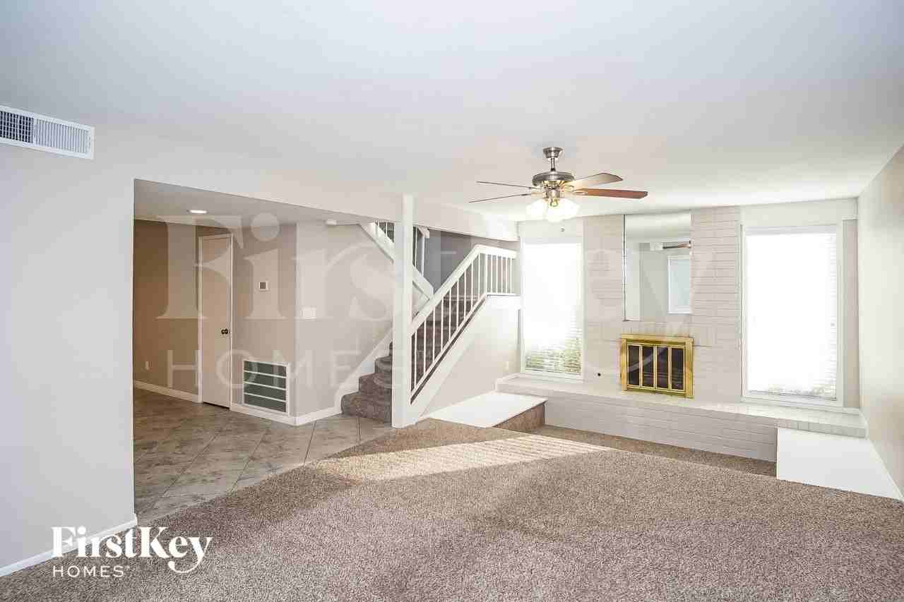 2406 El Cid Ct - Photo 2 of 15