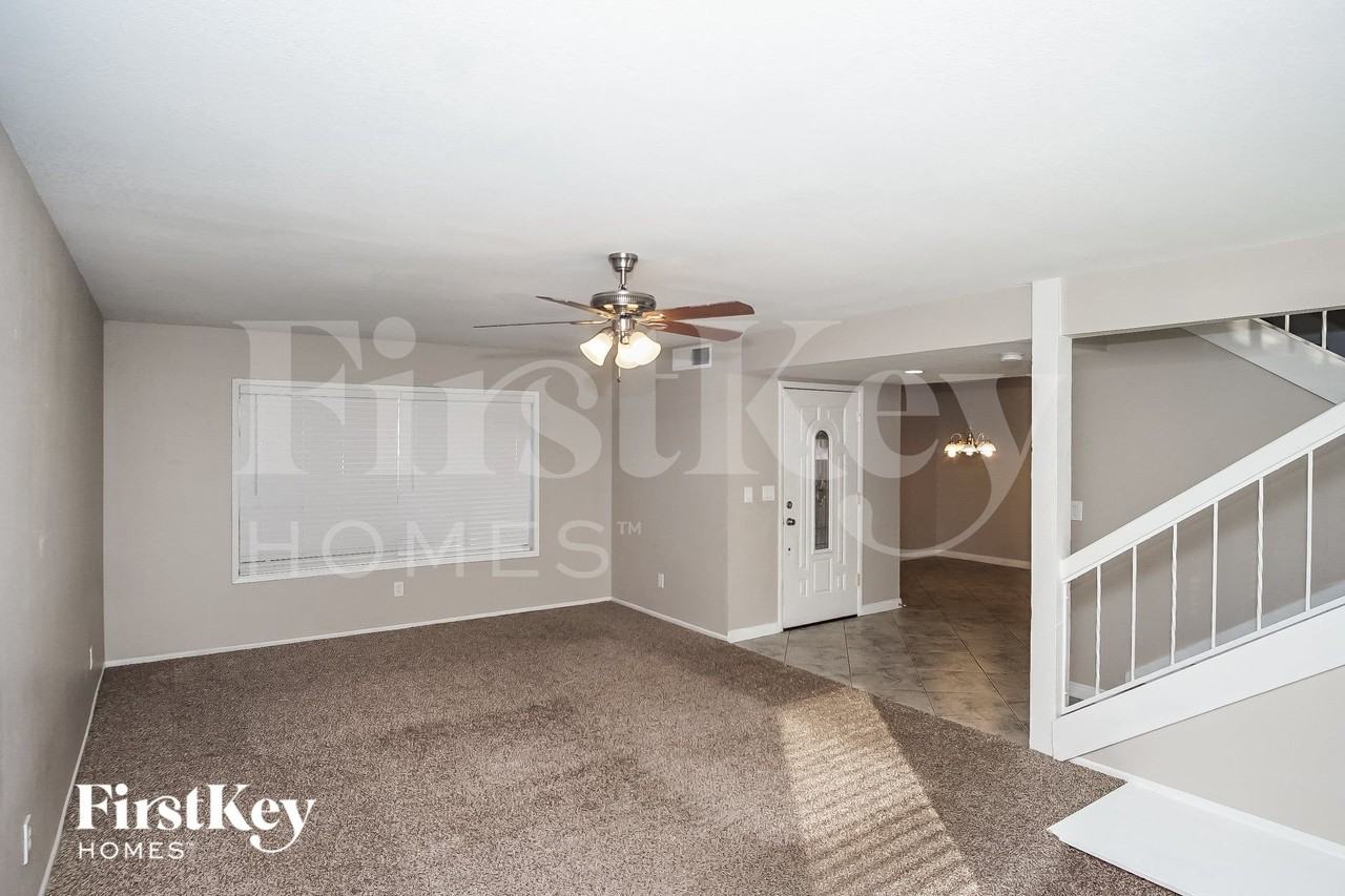 2406 El Cid Ct - Photo 3 of 15