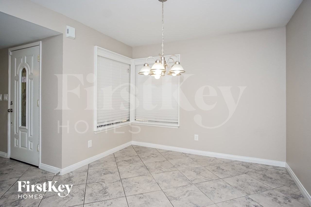 2406 El Cid Ct - Photo 4 of 15