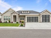 2319 Skyview Loop - Photo 1 of 1