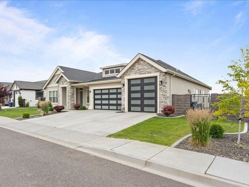 2319 Skyview Loop - Photo 3 of 46