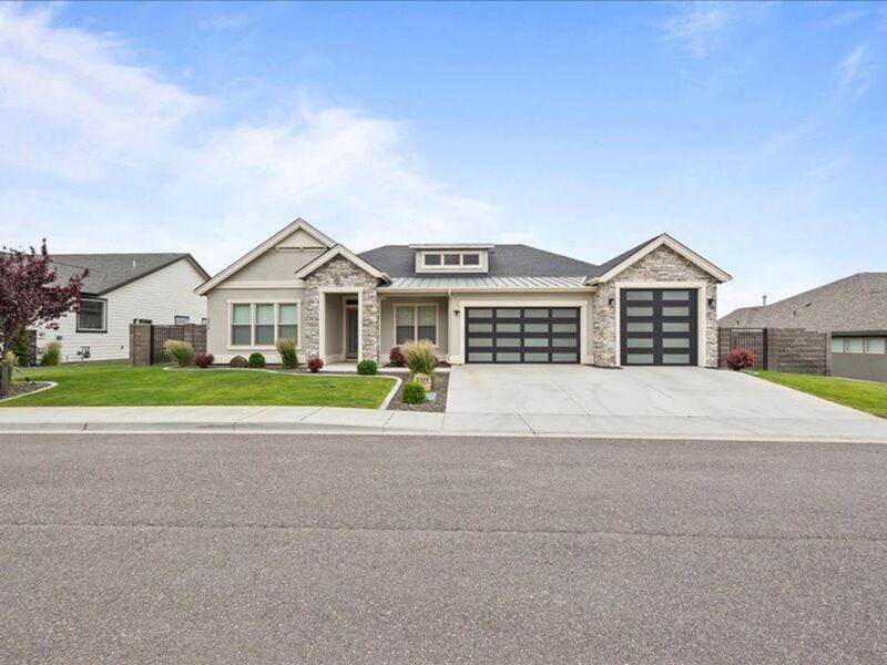 2319 Skyview Loop - Photo 4 of 46