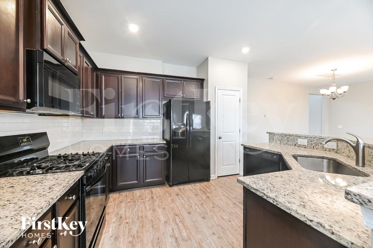 201 Firewheel Ct - Photo 7 of 16