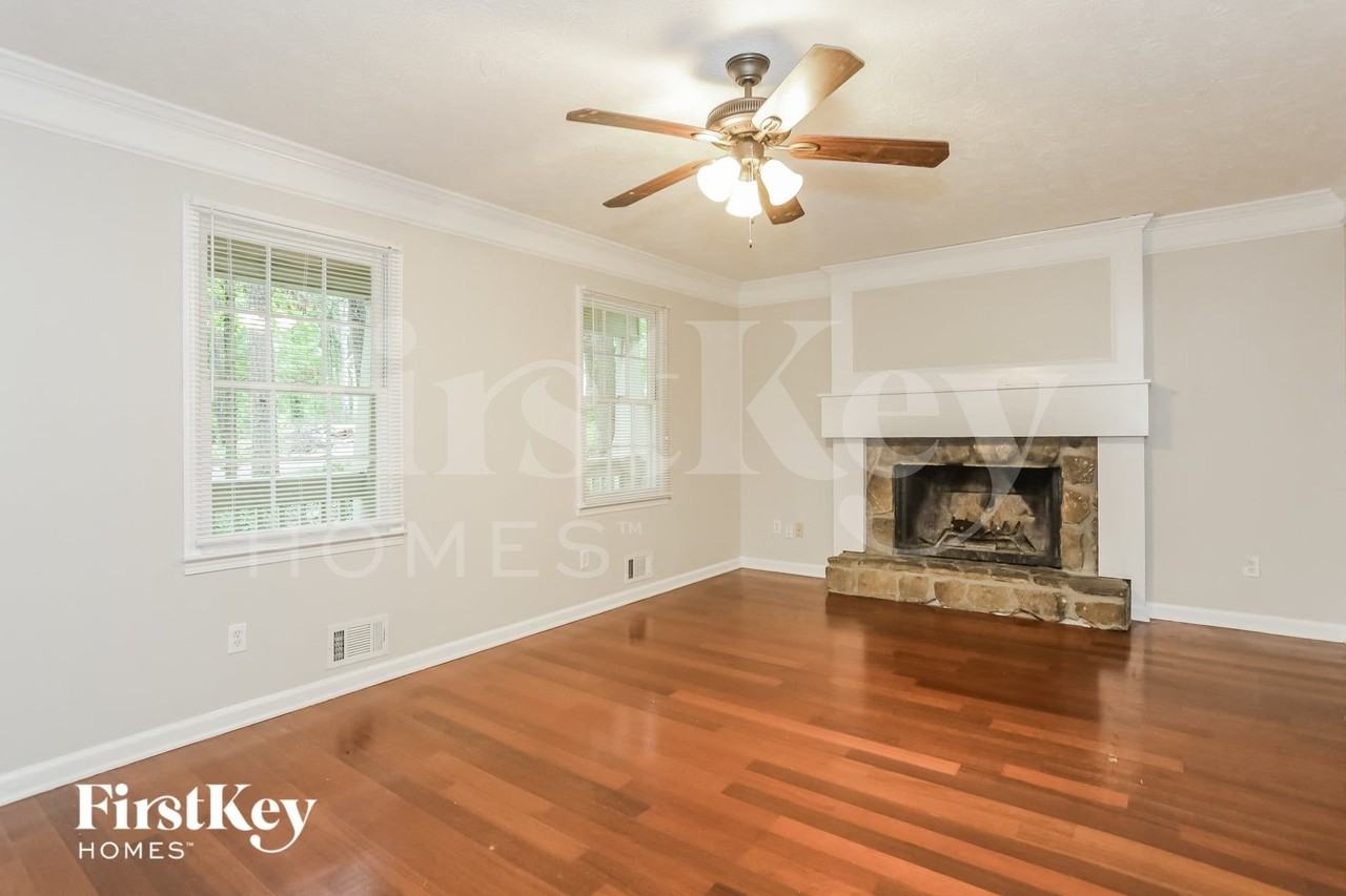 173 Shady Lane Cir - Photo 3 of 15