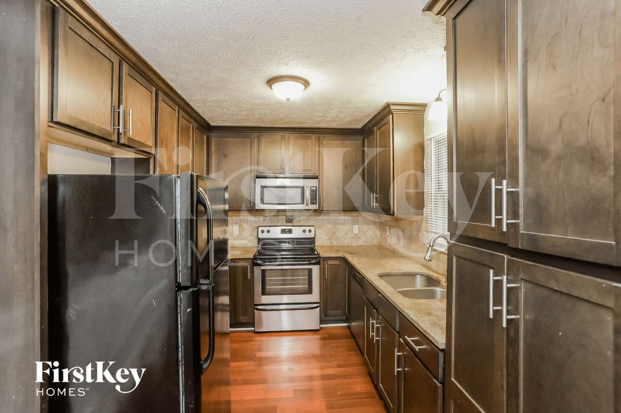 173 Shady Lane Cir - Photo 4 of 15