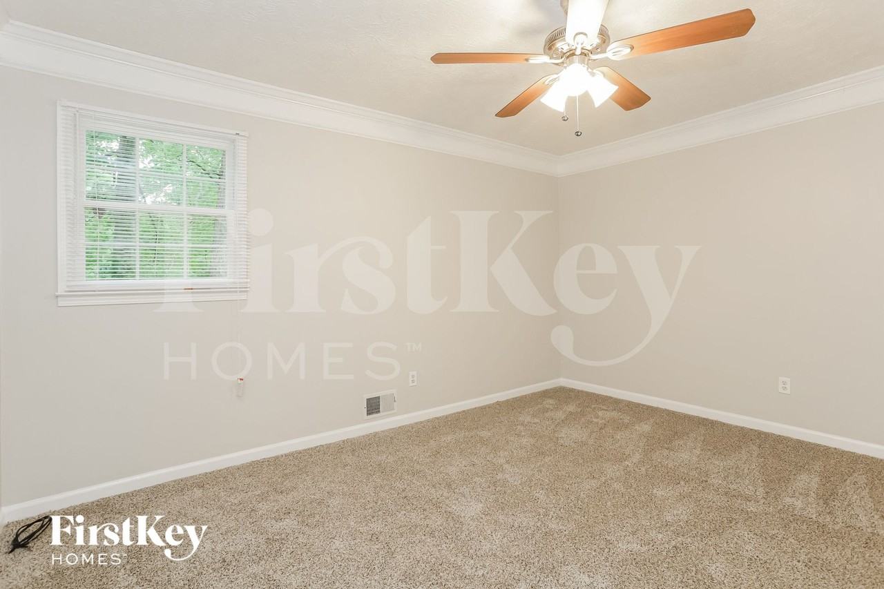 173 Shady Lane Cir - Photo 7 of 15