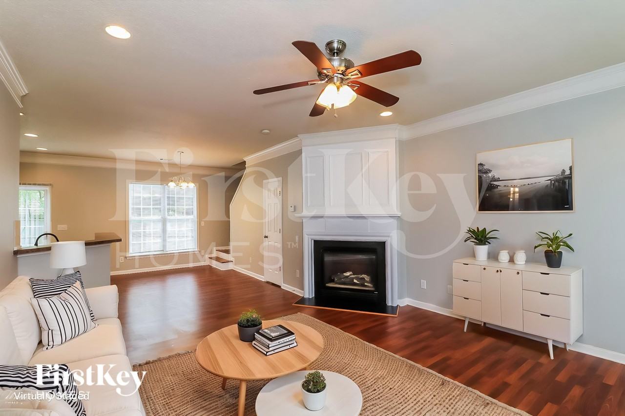 1658 Heyford Cir Nw - Photo 3 of 18