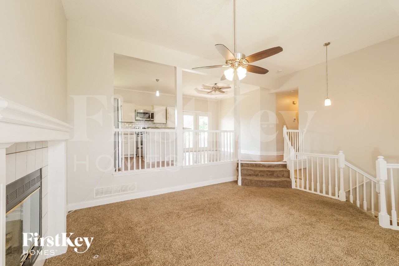 1607 Stasi Ave - Photo 6 of 17