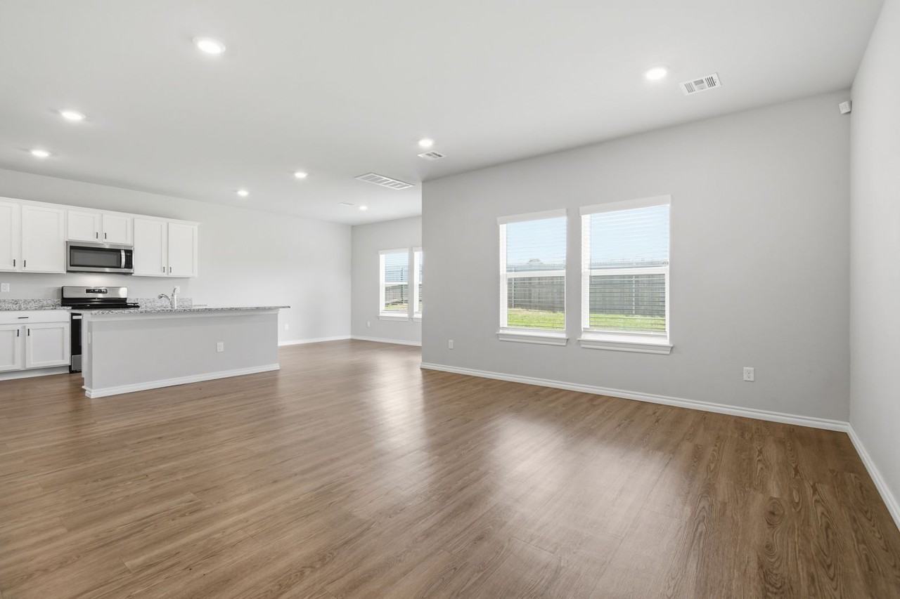 3117 Stonewall Dr - Photo 4 of 23