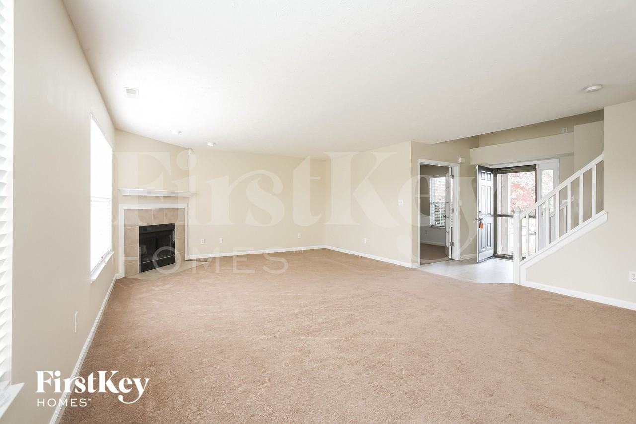 10883 Ashwood Dr - Photo 5 of 16