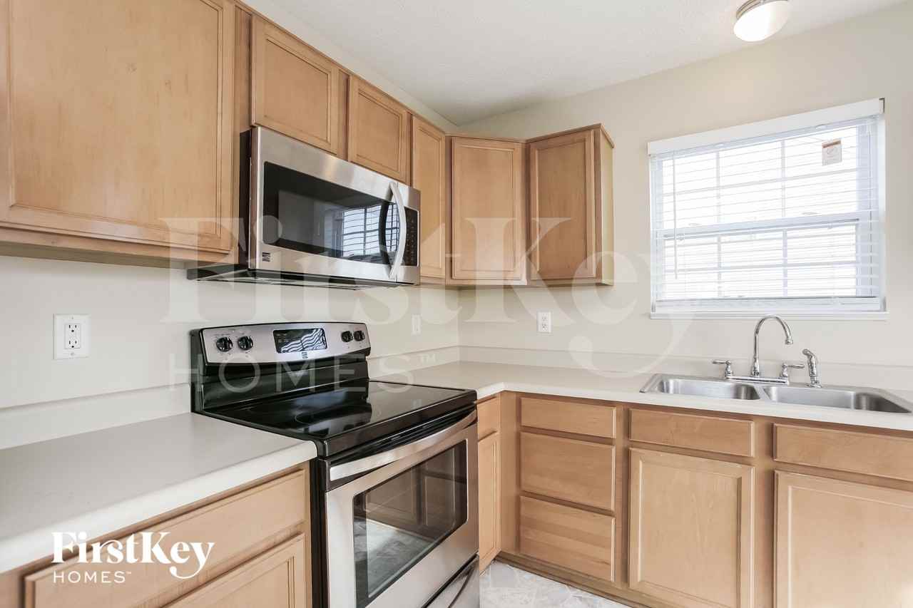 10883 Ashwood Dr - Photo 7 of 16