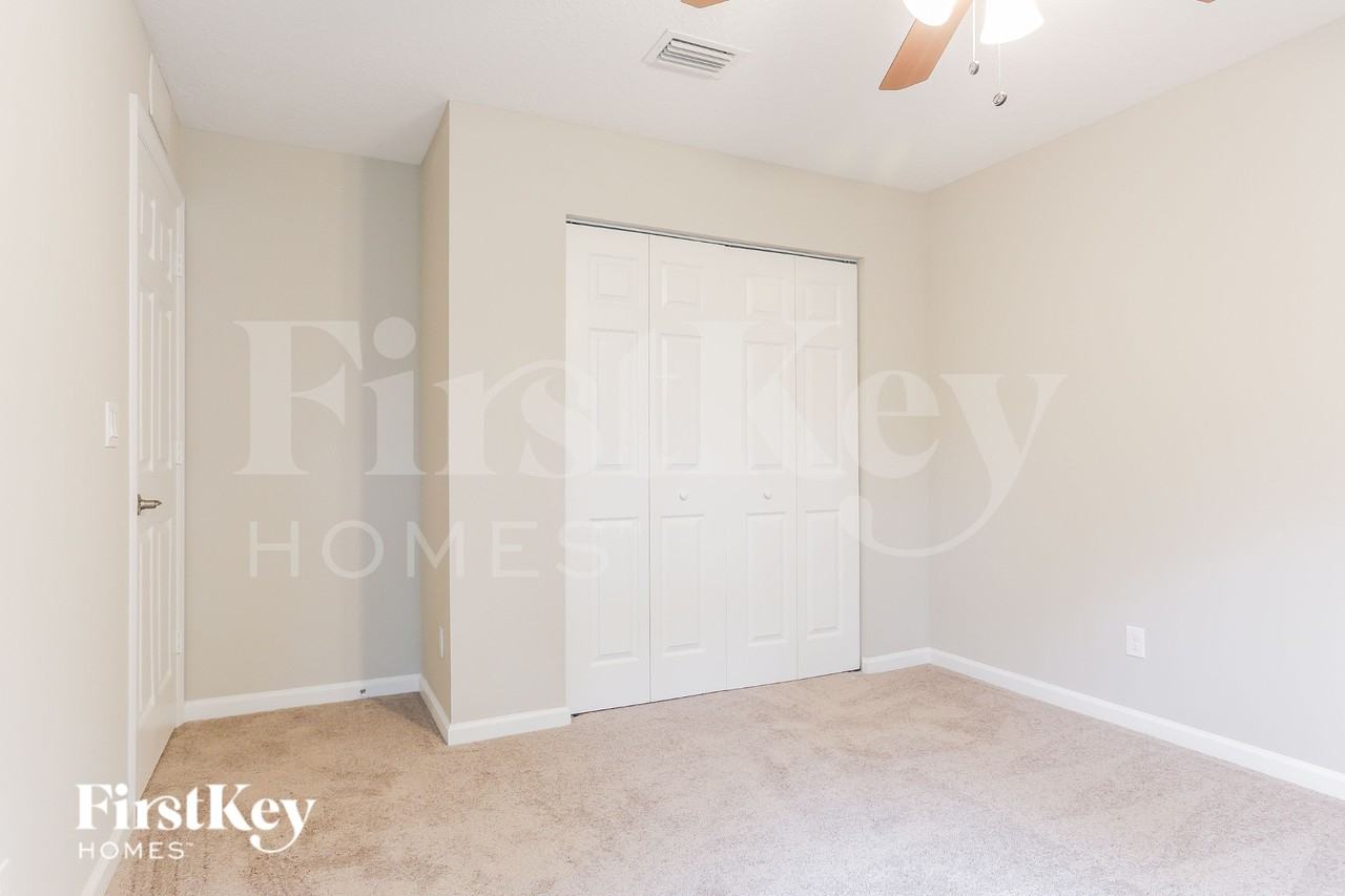 1062 Sw Fenway Rd - Photo 7 of 16