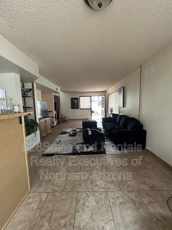823 W Birch Ave #B - Photo 6 of 26
