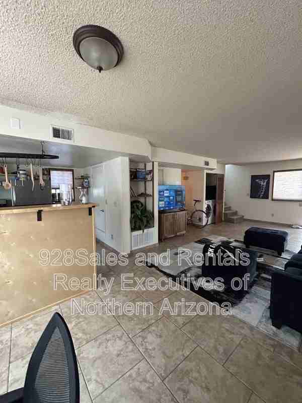 823 W Birch Ave #B - Photo 7 of 26