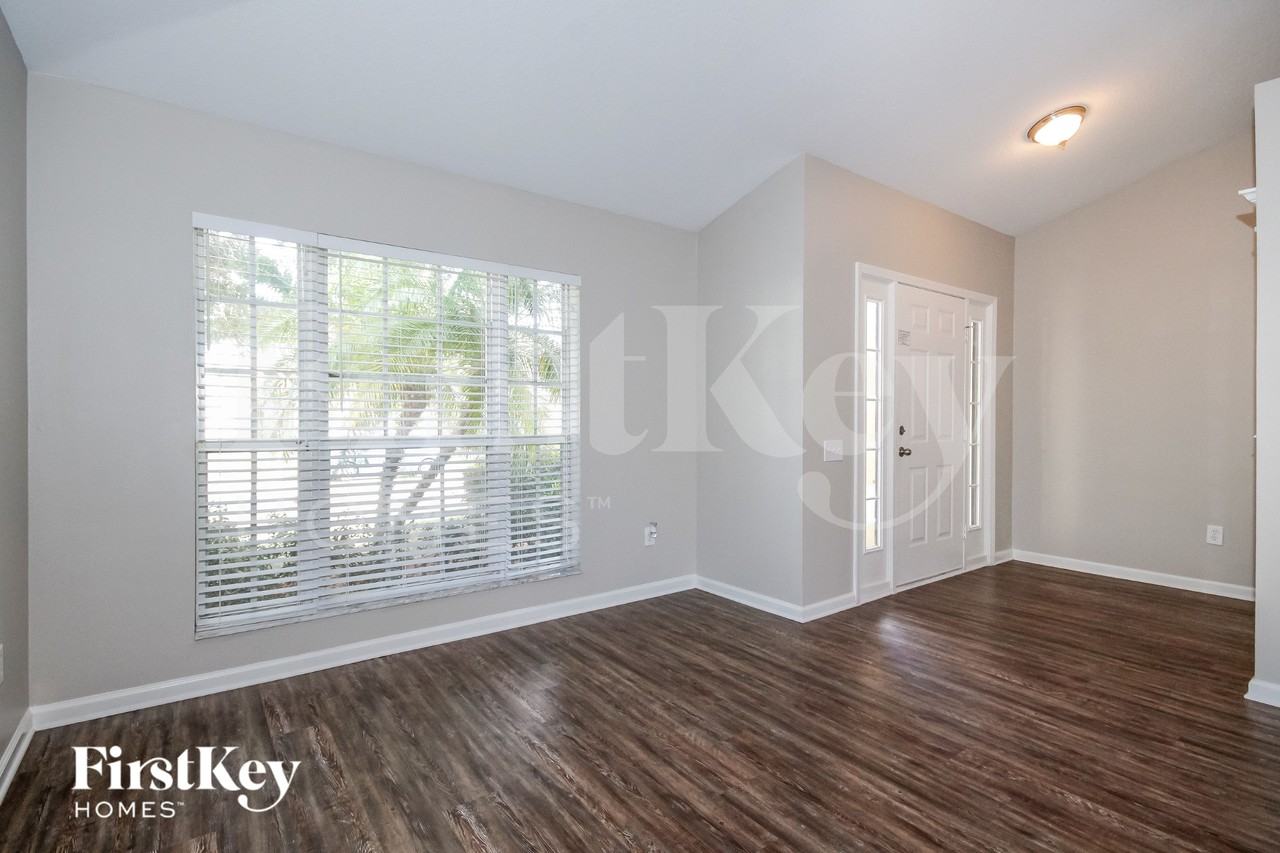 10214 Hunters Haven Blvd - Photo 3 of 16
