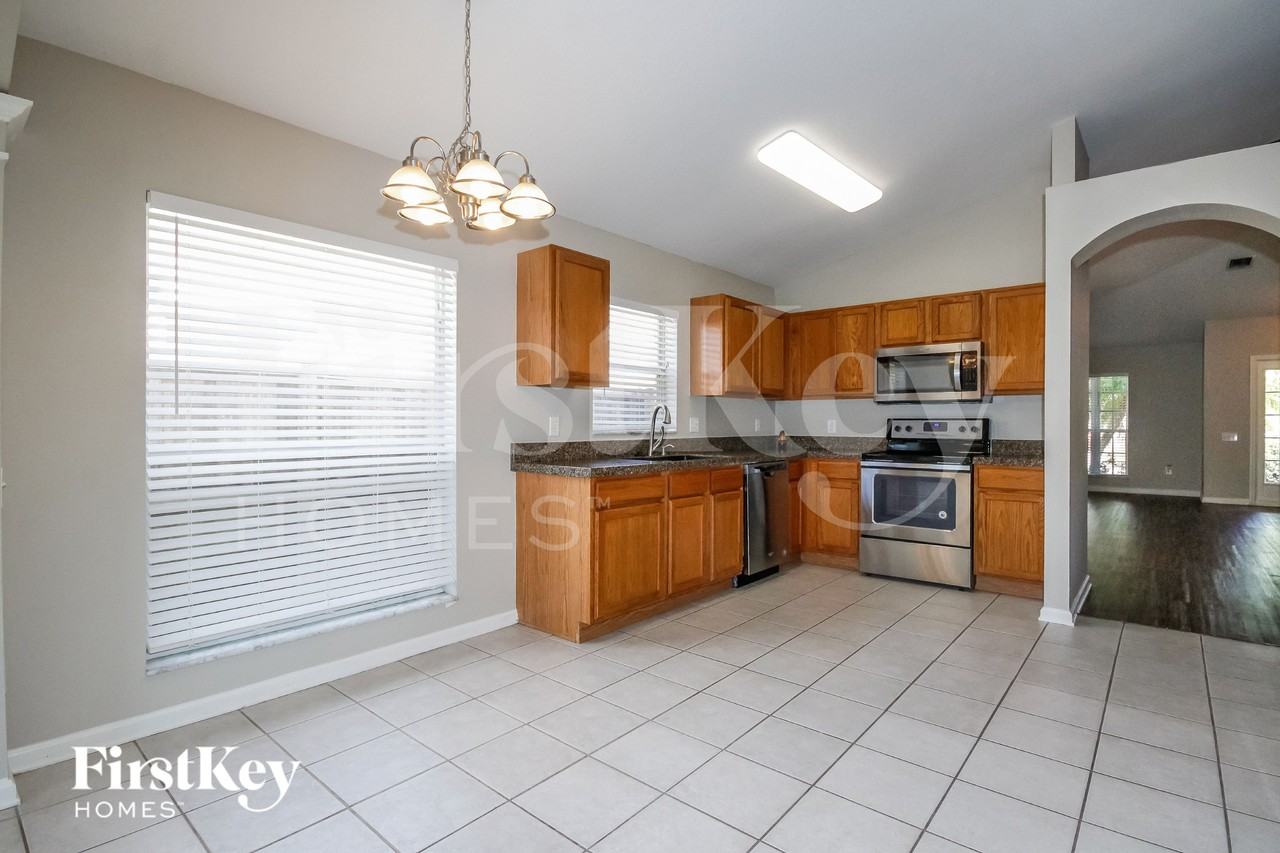 10214 Hunters Haven Blvd - Photo 7 of 16