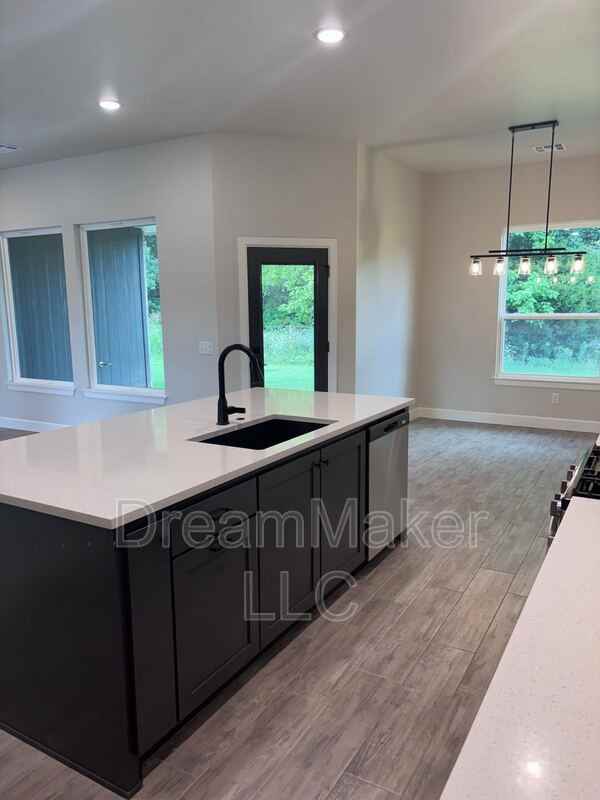 103 Trimble Dr - Photo 6 of 21